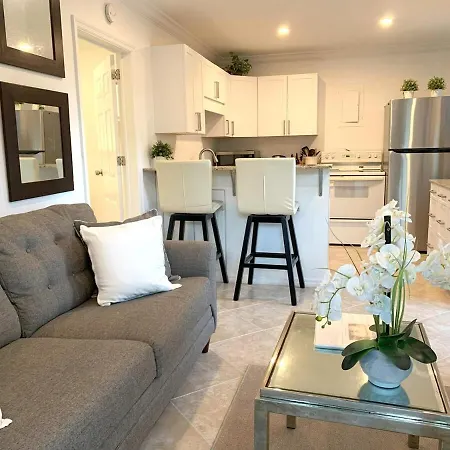 Sunny And Bright South Cottage - Quiet And Central